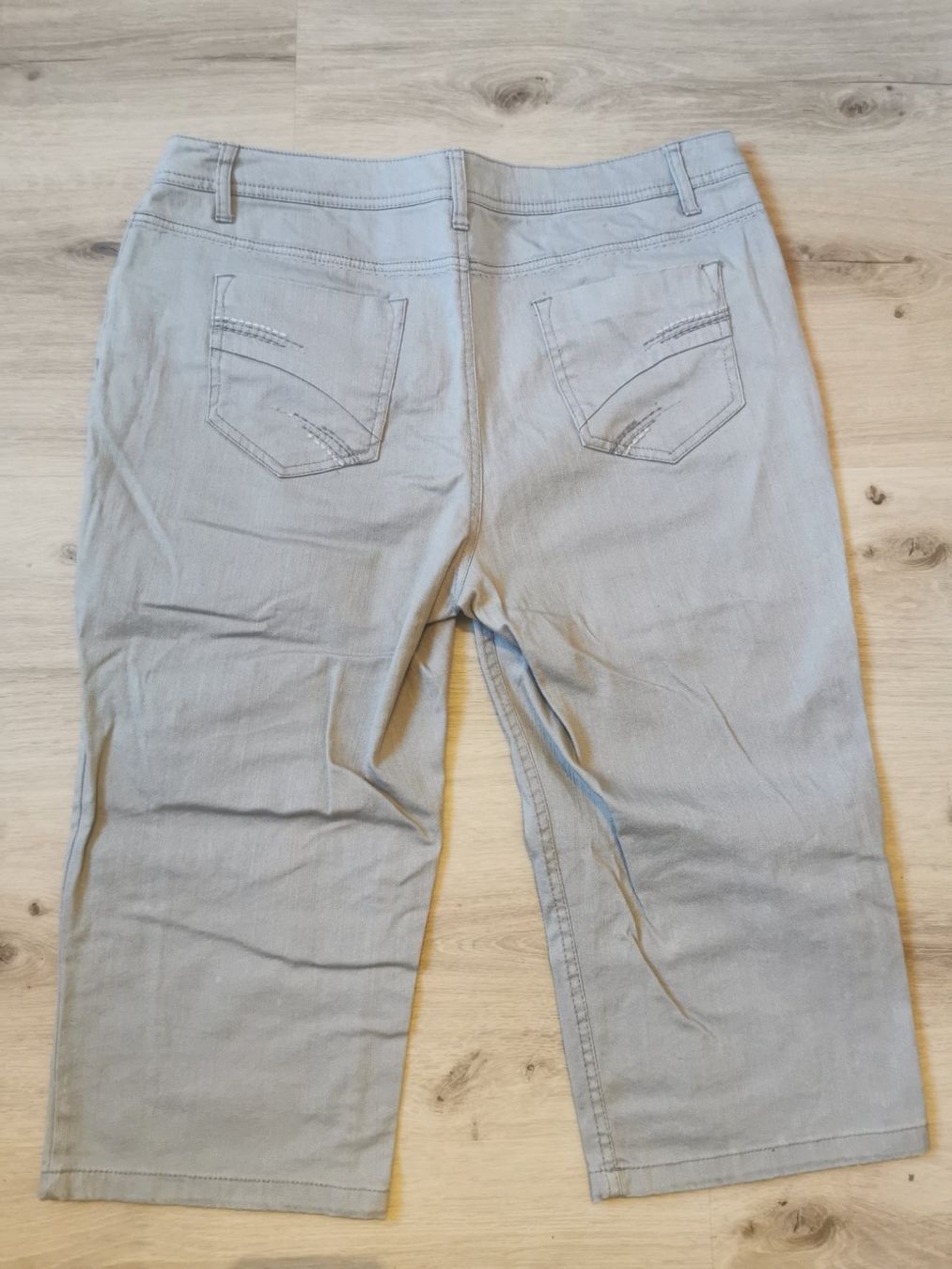 Hosen: Damen Caprihose – Gebraucht aus Grosswangen von Weidhof6 1