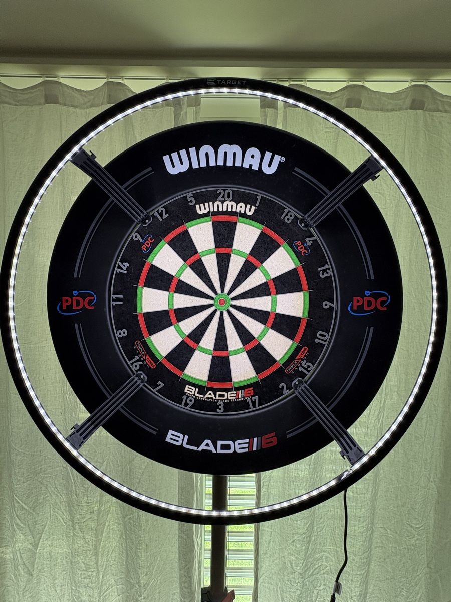 Jeux de fléchettes: Darts Komplettset – D'occasion à Reichenburg par jonesmann 1