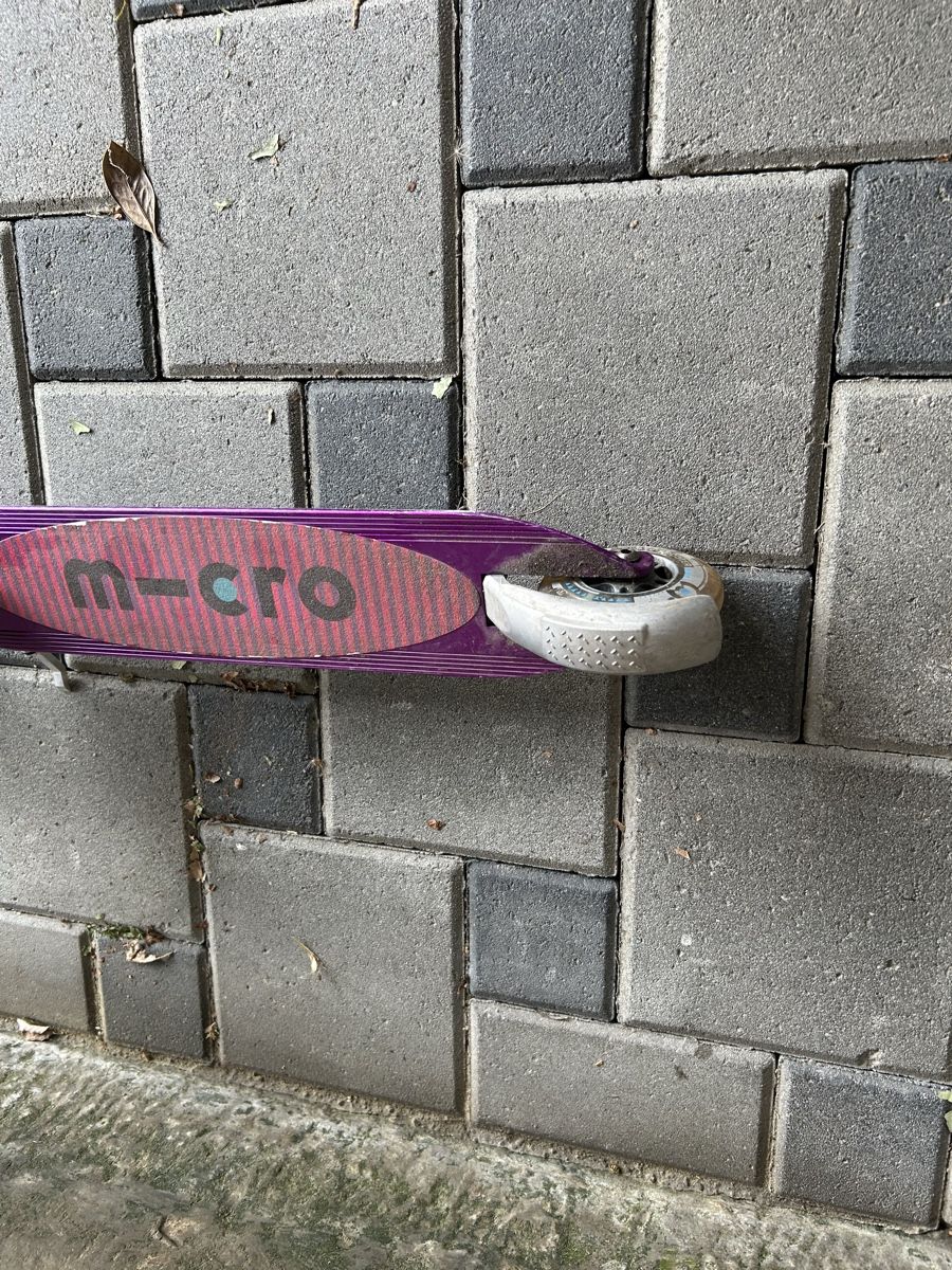 Micro Fahrzeuge für Kinder: Micro Trottinett - guter Zustand  – Gebraucht aus Krauchthal von Nati_H 4