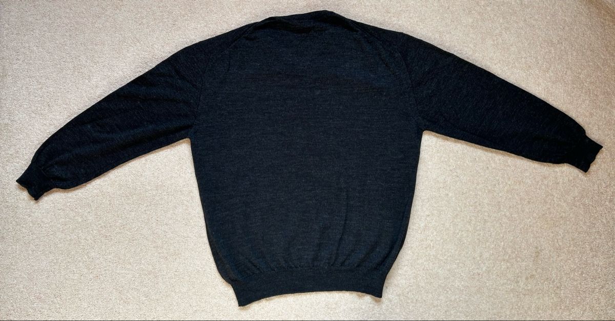 Pulls & Sweat-shirts: Basic Pullover Schwarz mit V-Ausschnitt 100%-Schurwolle – D'occasion à Zürich par sop_82jx 2
