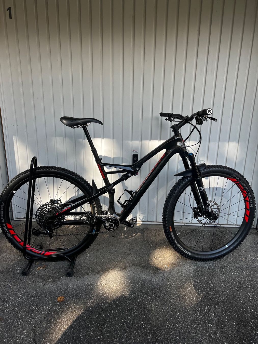 Specialized Velos: Specialized FSR Camber Expert 29 / full Carbon – Defekt aus Solothurn von  1
