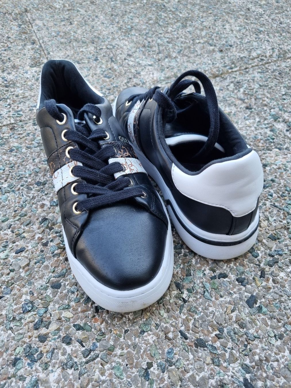 Guess Scarpe da donna: Guess Schuhe – Usato da Bülach venduto da cf96 2