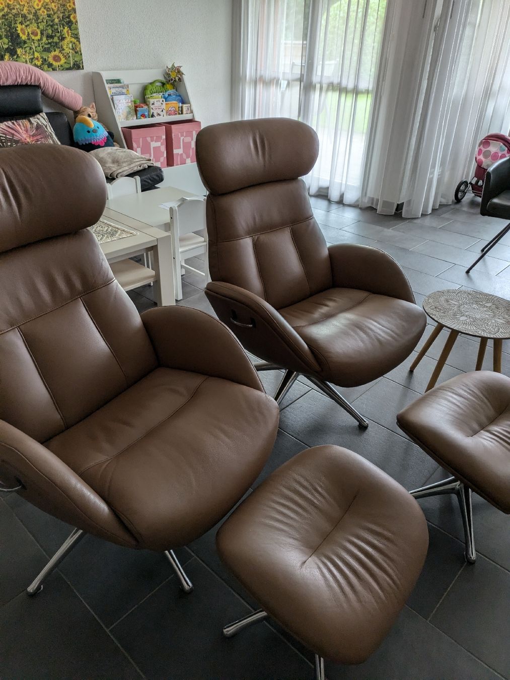Pfister Poltrone: Bequemer Ledersessel mit Fusshocker – Nuovo (secondo la descrizione) da Bonstetten venduto da Sarah_Sunneschi 2