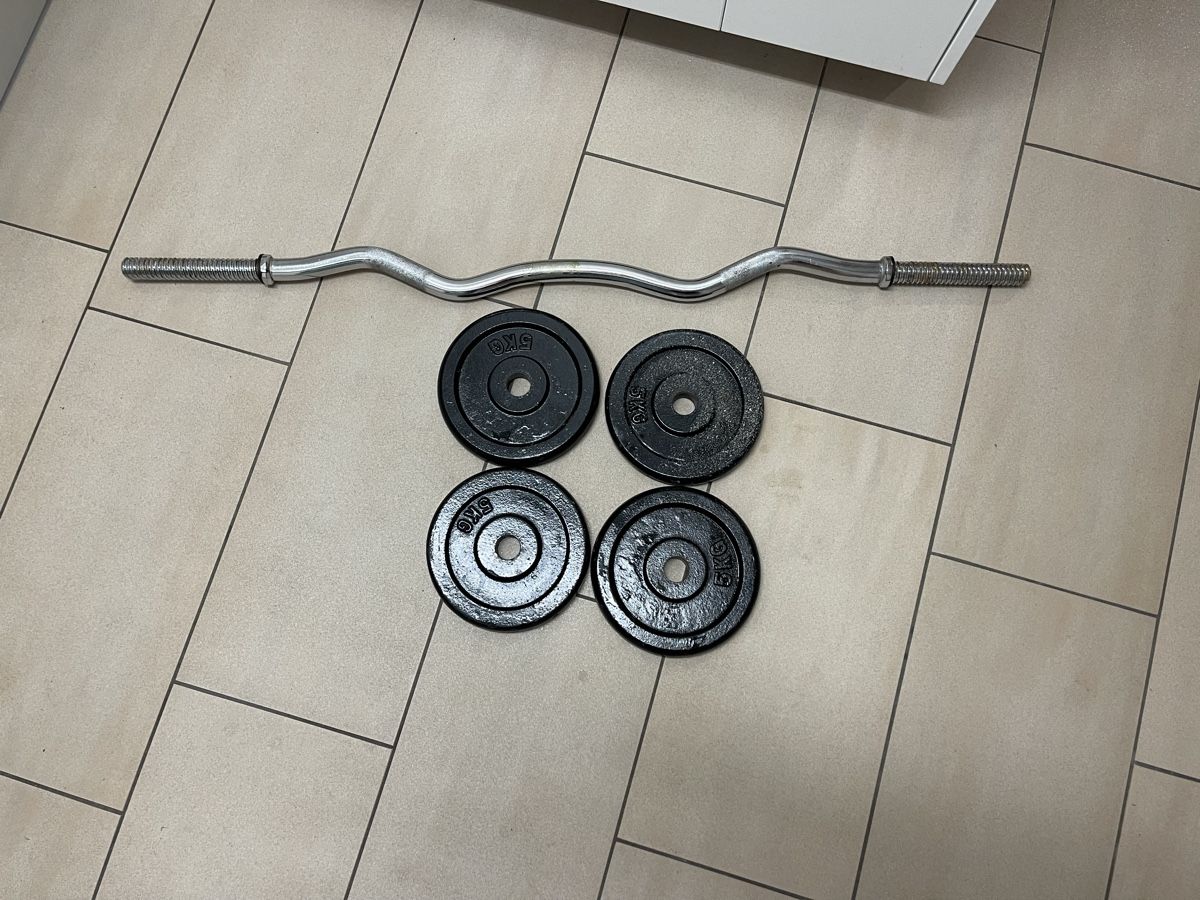 Hanteln & Gewichte: Curlstange mit 4x5kg Hantelscheiben  – Gebraucht aus Elsau von isidobrany09 1
