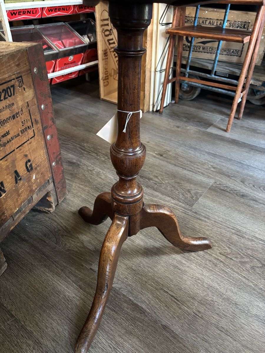 Tische: alter Holztisch rund, dunkles Holz – Gebraucht aus Staufen von timelessvintage 4