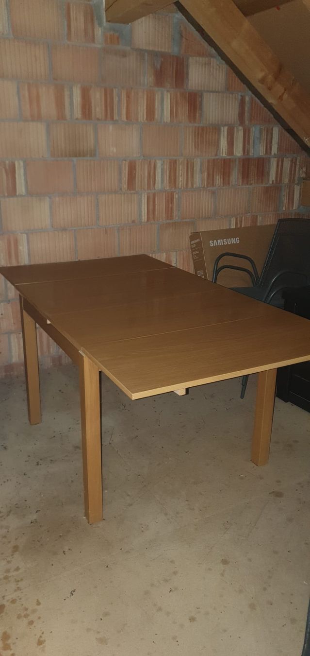 Set di tavolo e panche: Tisch ausziehbar mit 2 Stühlen – Usato da Hergiswil b. Willisau venduto da riffraff6133 1