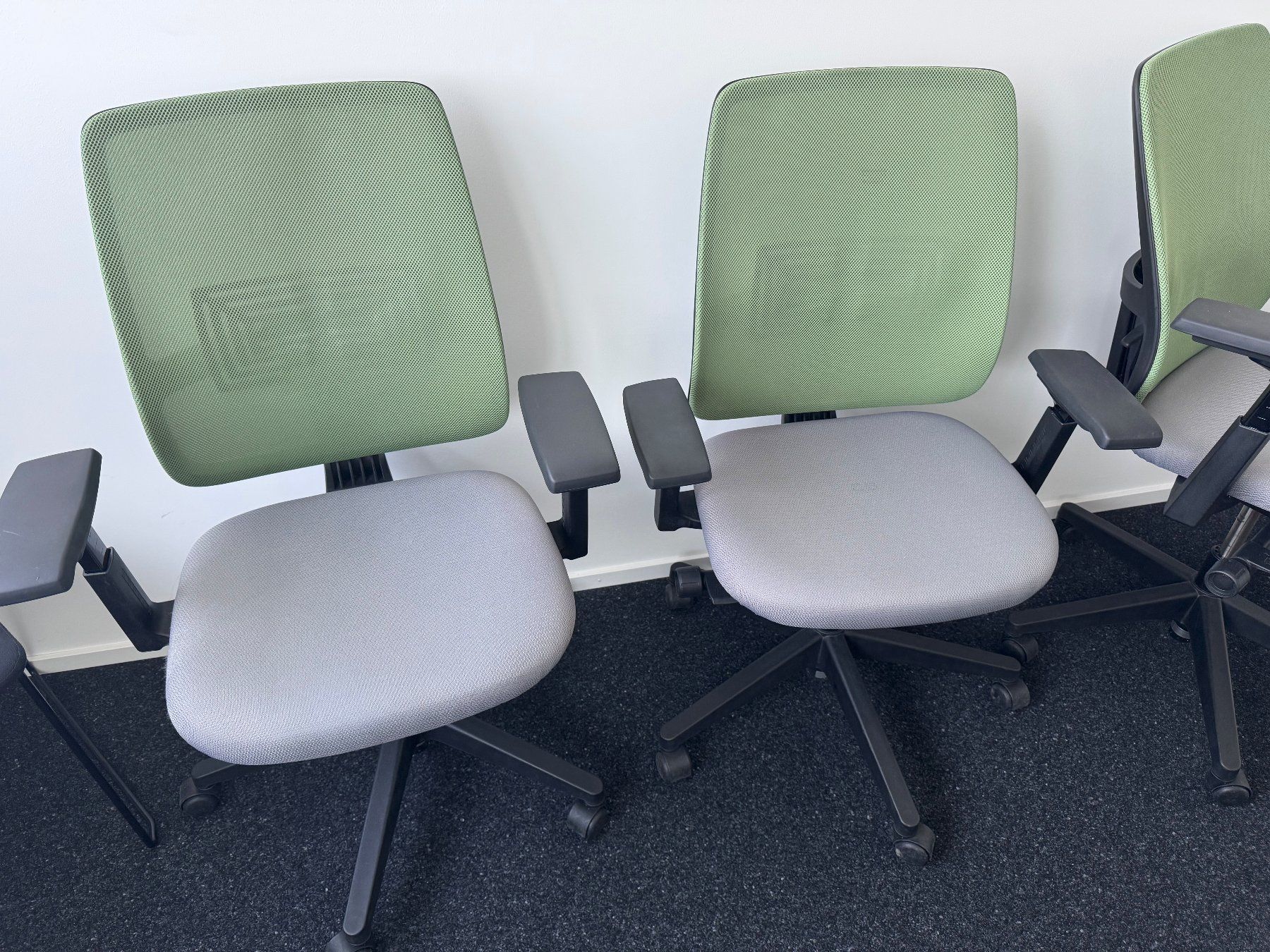 Chaises: Chaise de bureau – D'occasion à Neuchâtel par SergMora