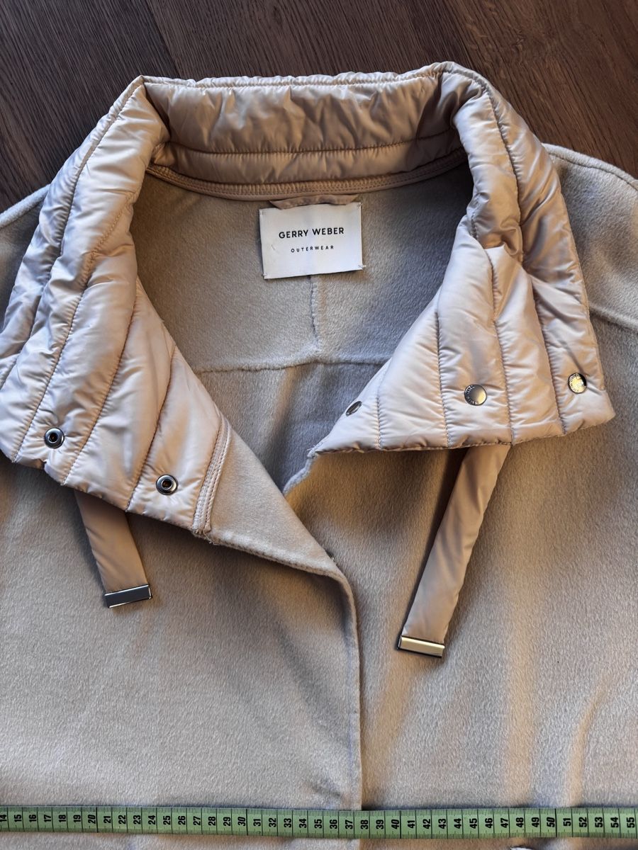 Gerry Weber Cappotti: Gerry Weber Jacke, Grösse 38, Beige – Usato da Kehrsatz venduto da Adrenalina1 8
