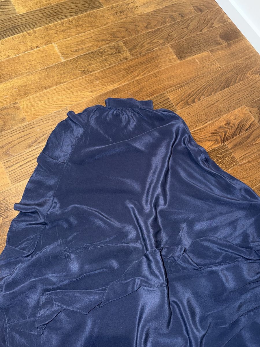 Top: BCBGMAXAZRIA Top Zara Cape XS/S – Usato da Zug venduto da miami88mami 2