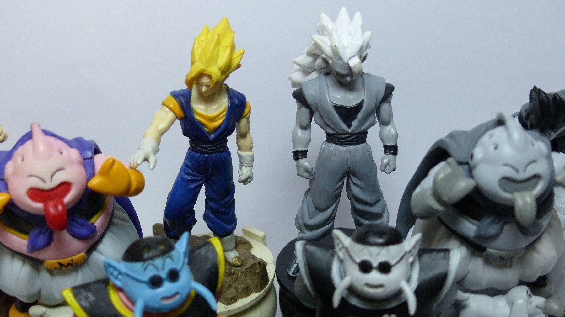 Statuette: DRAGON BALL Z 2003 MEGAHOUSE CHESS SET – Usato da Lugano venduto da YouWantUS 4