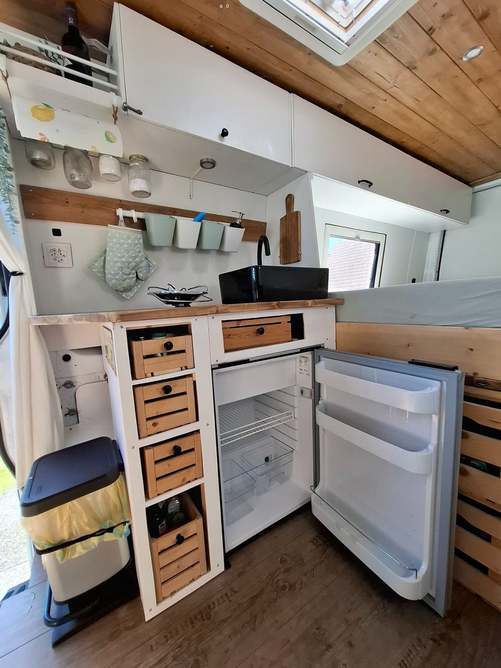 VW Veicoli da campeggio: VV Crafter Camper zu verkaufen – Usato da Oberhünigen venduto da loseneggerm 6