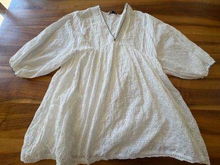 ZARA weisses Sommerkleid Lochstickerei Spitzenbesatz Gr. M