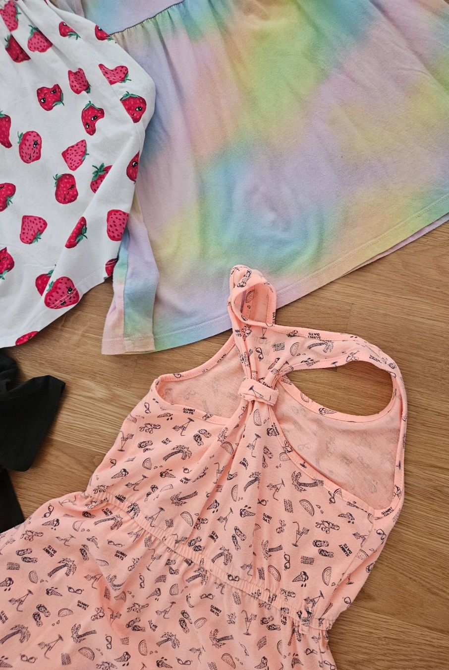Lotti & Set di vestiti: Mädchen Kleiderpaket Gr. 122/128 – Usato da Bellach venduto da RE-NA 4