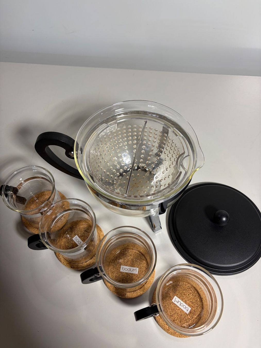 Bodum Teiere: Teekrug Bodum mit 4 Teegläser – Usato da Winterthur venduto da efant12 4