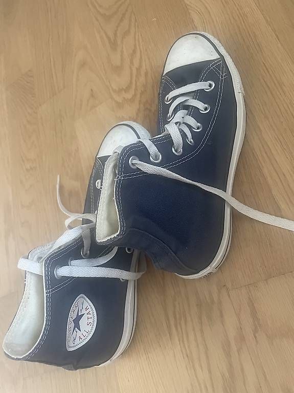 Converse Scarpe da donna: CONVERSE ALL STAR marineblau 37.5 – Usato da Luzern venduto da Guschgusch22 1