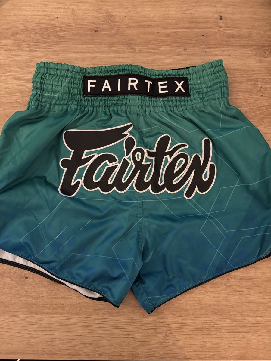 Pantaloni: FAIRTEX MUAY THAI SHORTS GRÖSSE L – Usato da Domat/Ems venduto da Mando97