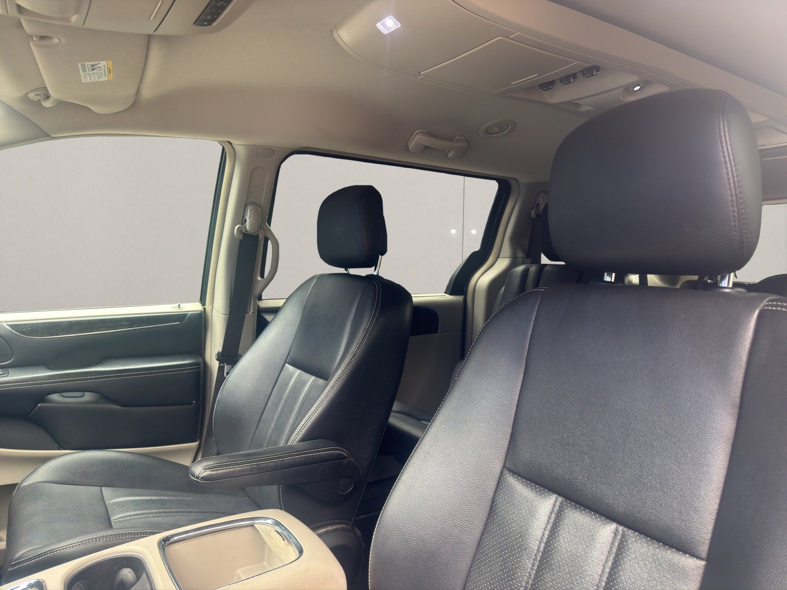 Lancia Automobili: Lancia Voyager 3.6 V6 Gold – Usato da Ebikon venduto da Garage-Bolzern-Koch 5