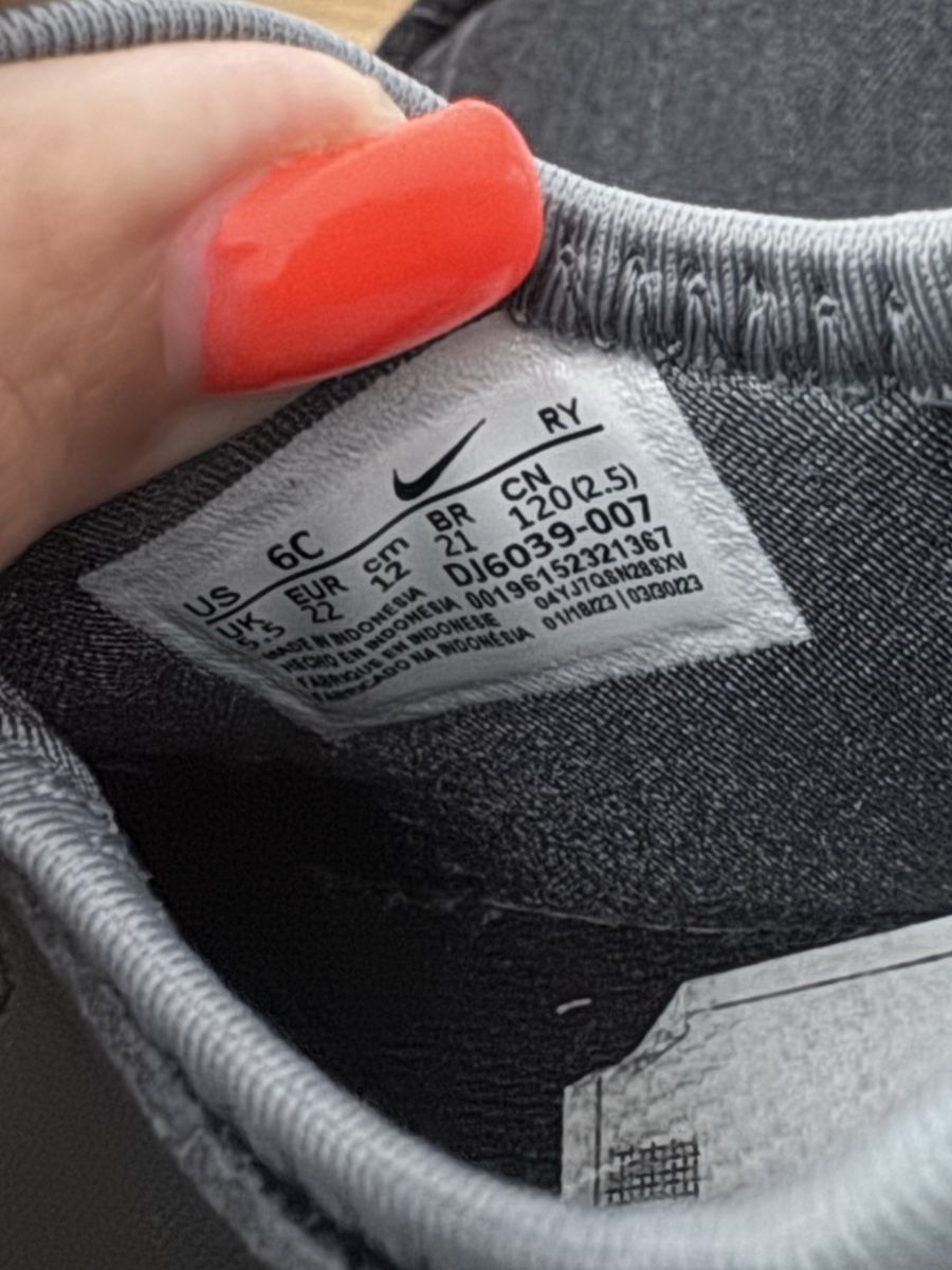 Nike Scarpe per ragazzi: Baskets Nike enfant, très bon état – Usato da La Chaux-de-Fonds venduto da kel_9khc 3
