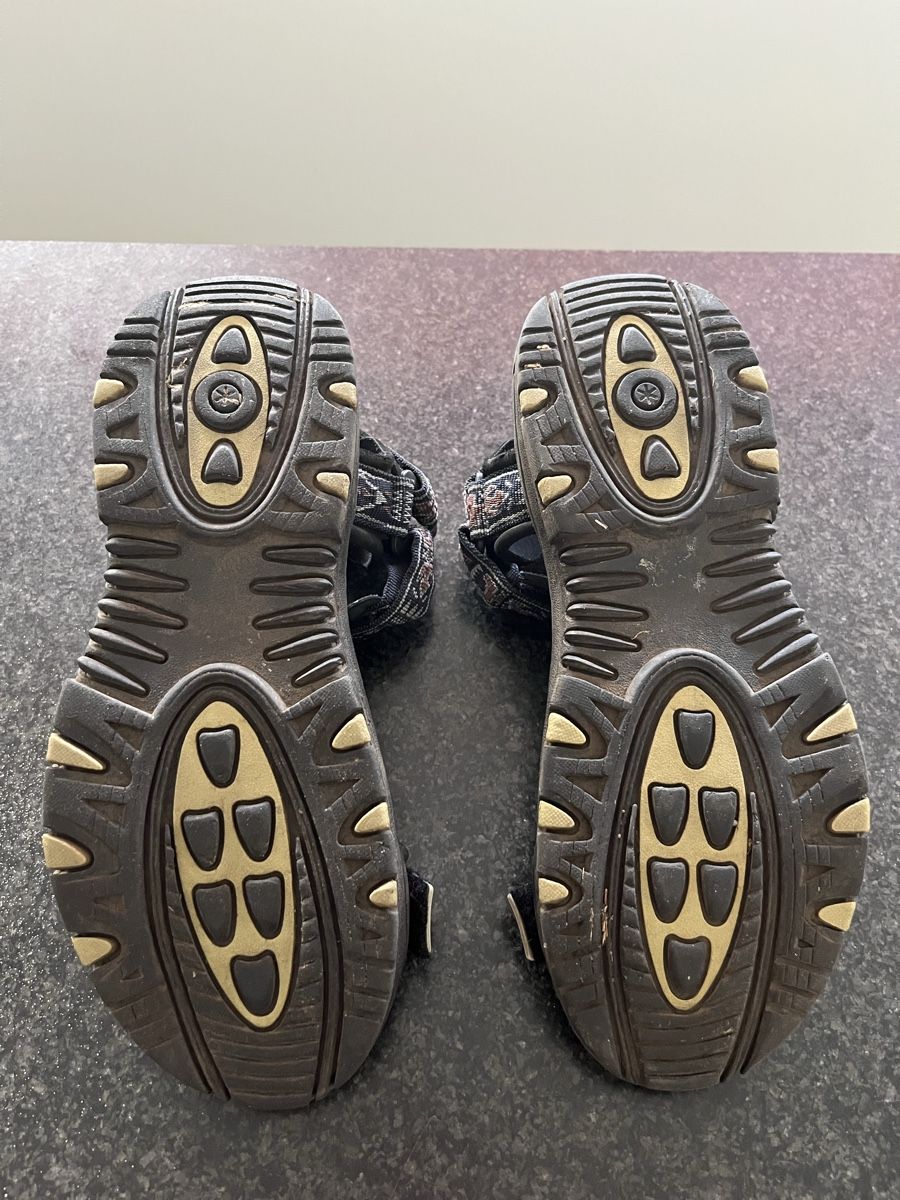 Chaussures hommes: Sandalen schwarz gemustert Aztec – D'occasion à Basel par oosummerrainoo 3