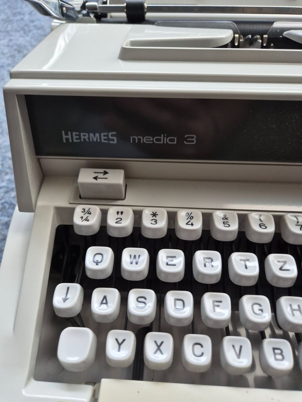 Hermès Macchine da scrivere: Hermes Media 3 Schreibmaschine – Difettoso da Domat Ems venduto da tchnesa 4