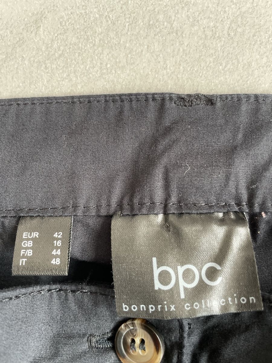 Pantaloni: Damenhose Gr 42 neu 3/4 lang NEU – Nuovo (secondo la descrizione) da Rüti ZH venduto da kar_xx9l 2