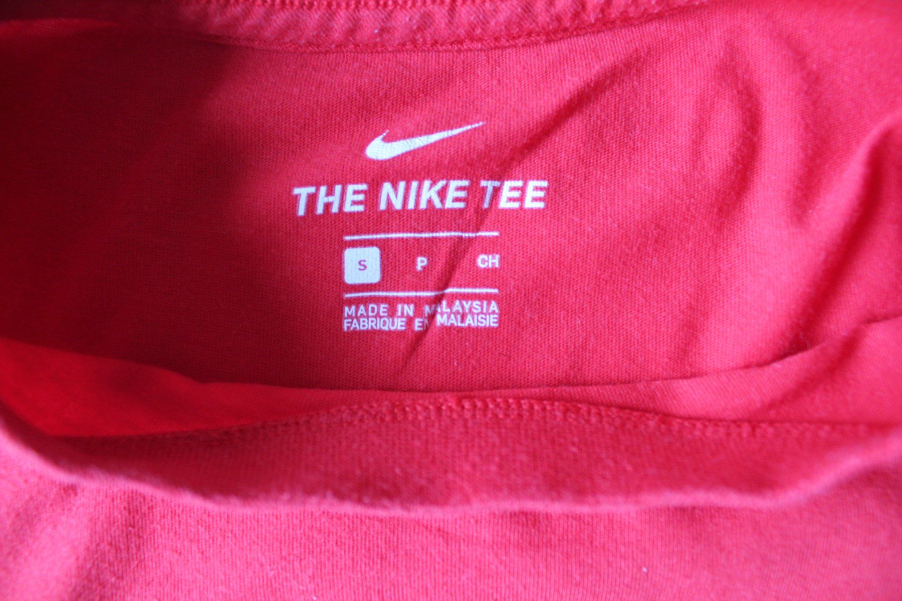 Nike T-Shirts: T-shirt Nike rouge  t. S – Gebraucht aus Peseux von Gilloss 2