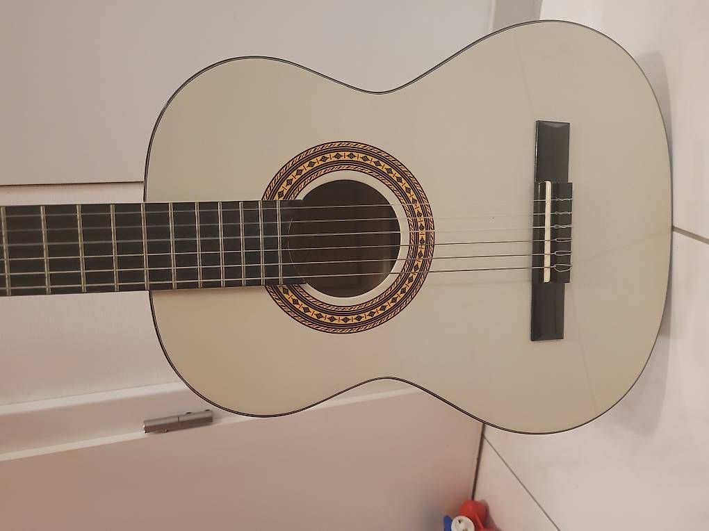 Musikinstrumente: Chitarra per bambino principiante – Gebraucht aus Torricella von pao_m8rf 4