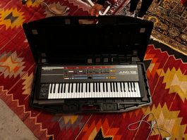 Roland JUNO-106 61-Keys 6 Voice Programmable Polyphonic Synt