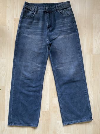 Jeans im lässigen wide leg - Stil, Gr. L/ NEU
