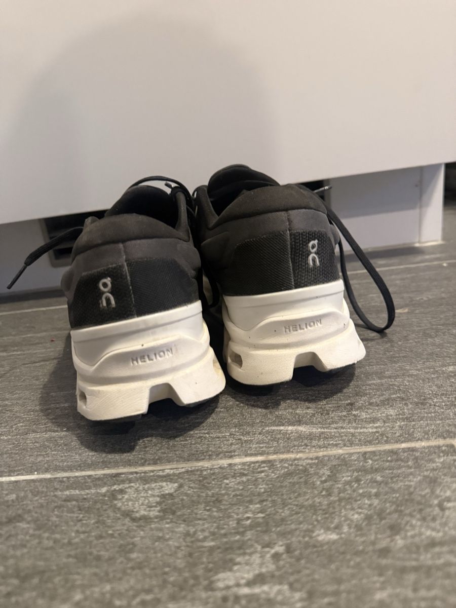 On Herrenschuhe: On Laufschuh Gr. 43 – Gebraucht aus Bern von Laufsport3000 3