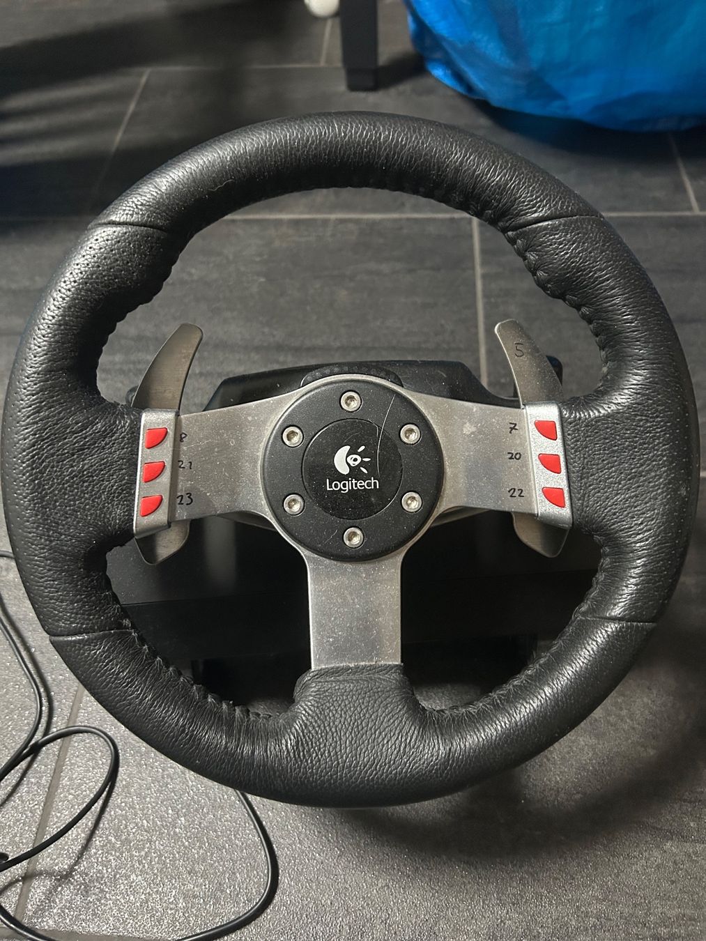 Logitech Manettes: Logitech Pedal Set gebraucht mit Netzteil – D'occasion à Schötz par chousan 5