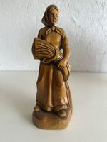 Handgeschnitzte Holzfigur Bäuerin 26 cm