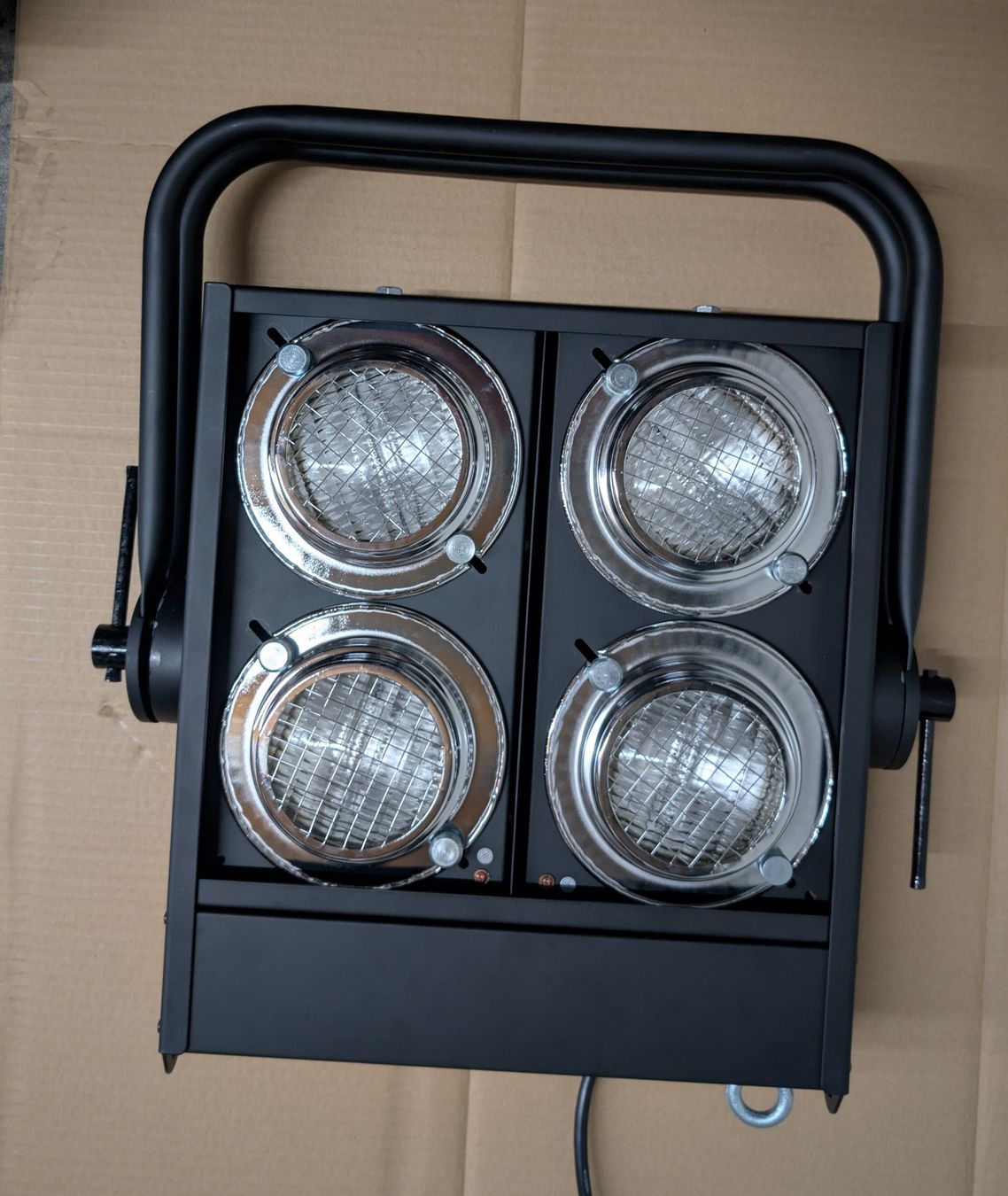 Showtec Lampade: SHOWTEC Bühnen-Blinder 4 DMX Schwarz – Nuovo (secondo la descrizione) da Siblingen venduto da yaennick