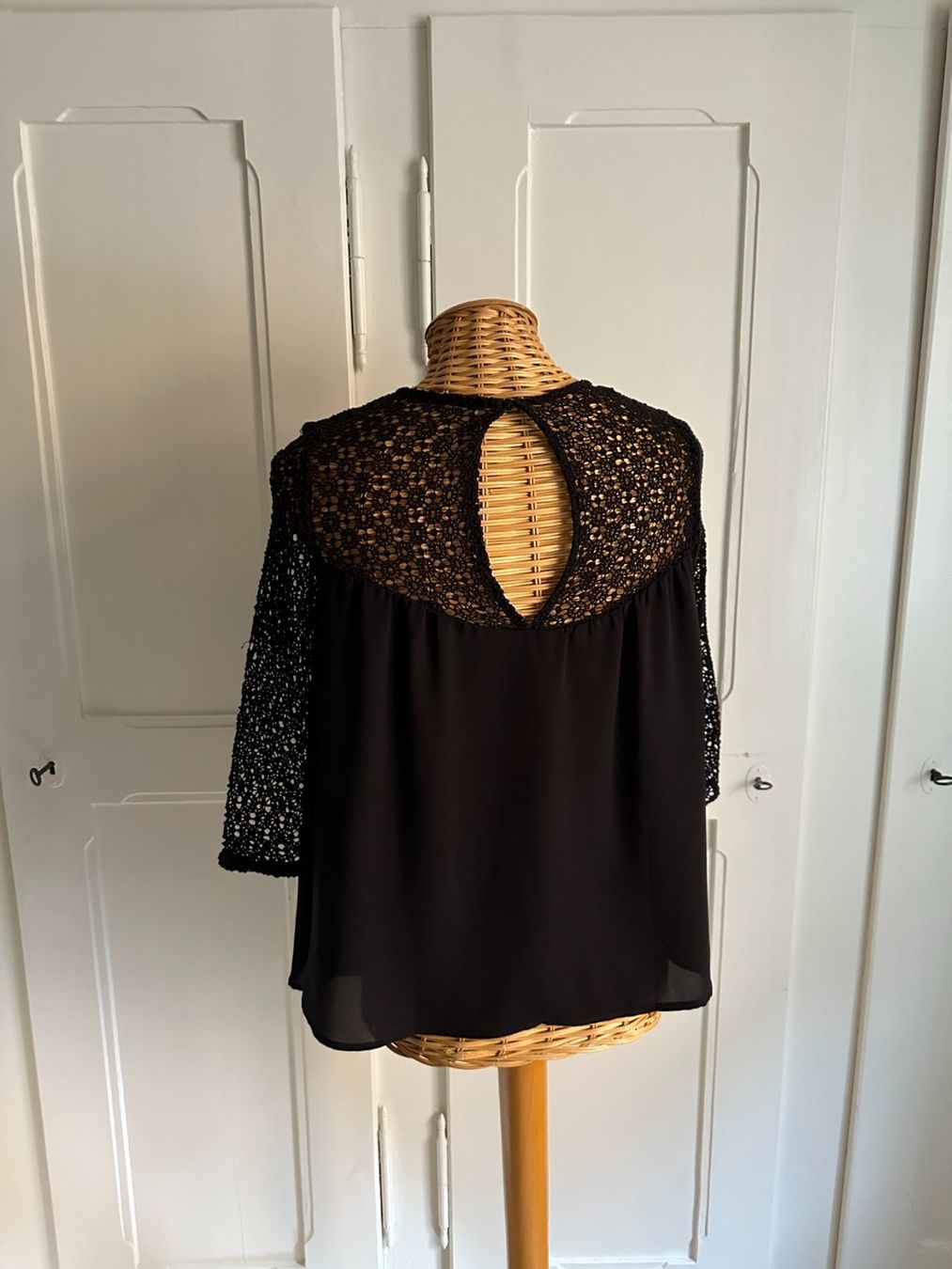 Blusen: Chiffon Blusenoberteil schwarz mit Spitze XS – Gebraucht aus Zürich von Diazaio 2