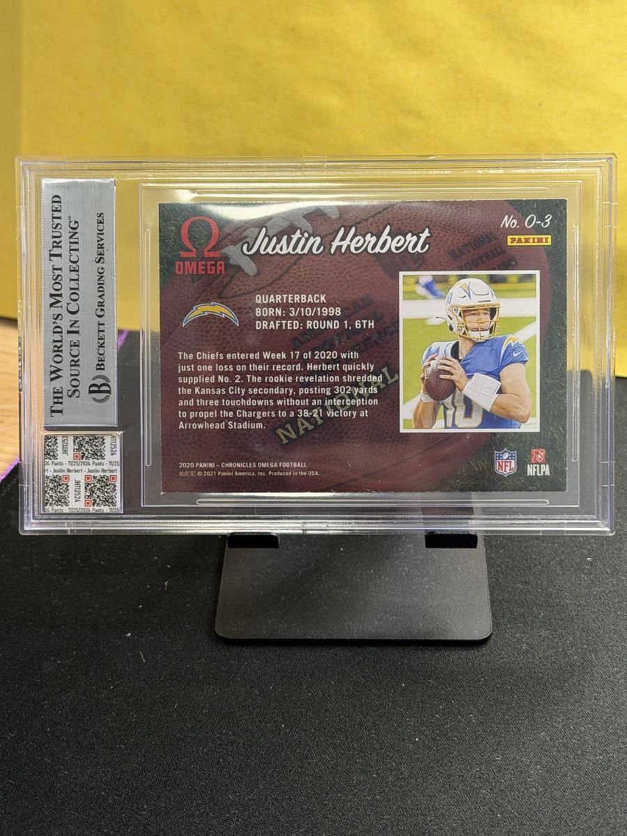 Carte collezionabili: JF 2020 Omega - Justin Herbert - Game Worn Pants – Usato da Brittnau venduto da TCGBratans 1