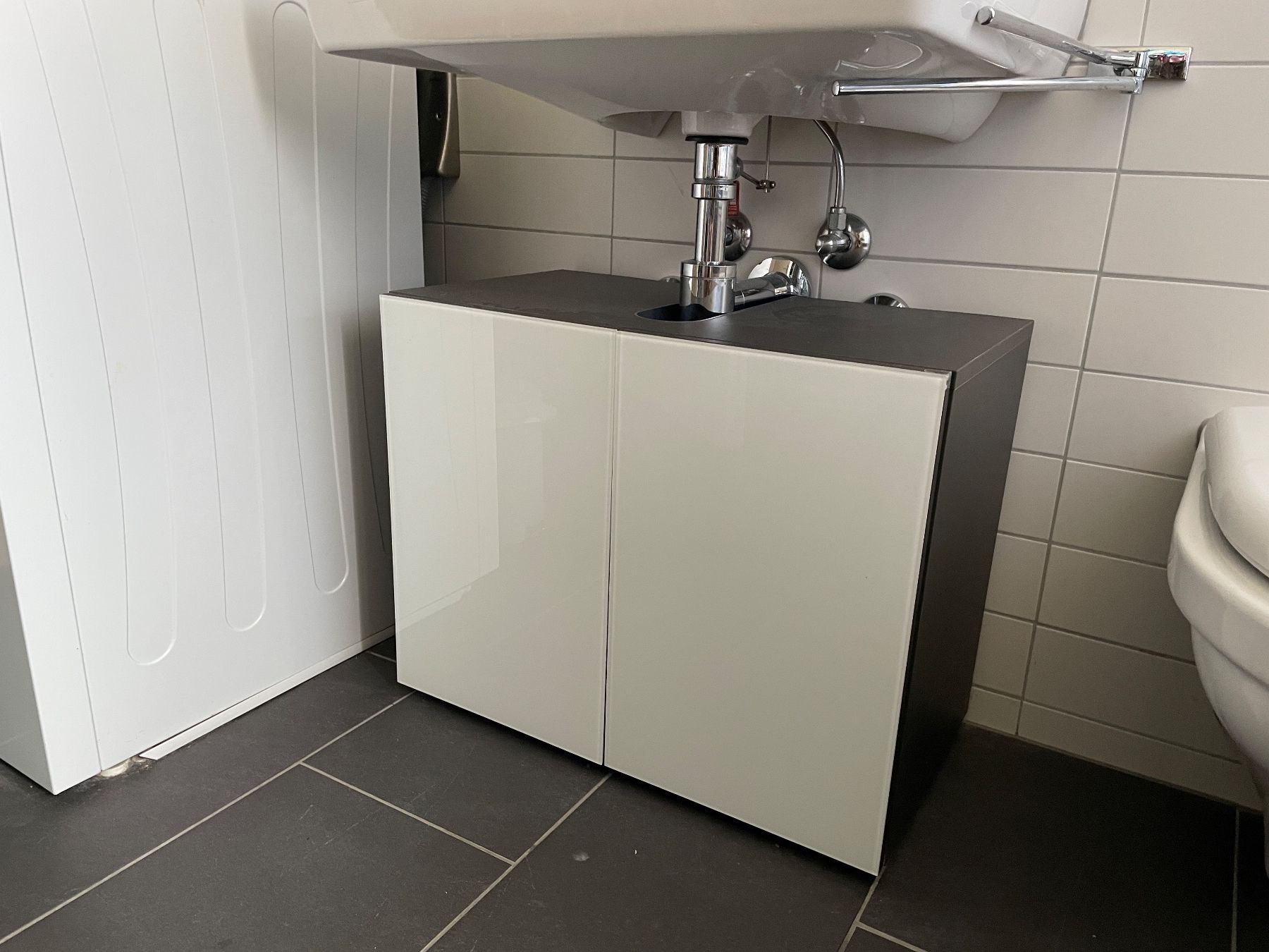 Installations & Meubles: Waschtischmöbel – D'occasion à Zürich par Chrofe 1