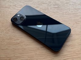 iPhone 13 128 GB – Akkukapazität 100% – mit einigem Zubehör