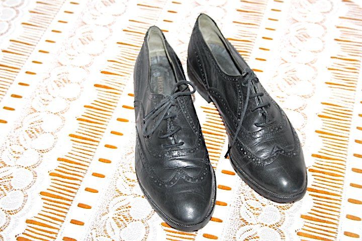 Scarpe da donna: Schwarze Damen Leder-Schnürschuhe Gr. 38 – Usato da Locarno venduto da madame-tus-sauds 3