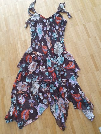 Sommerliches Kleid mit Blumenmuster, Grösse S, Top Zustand