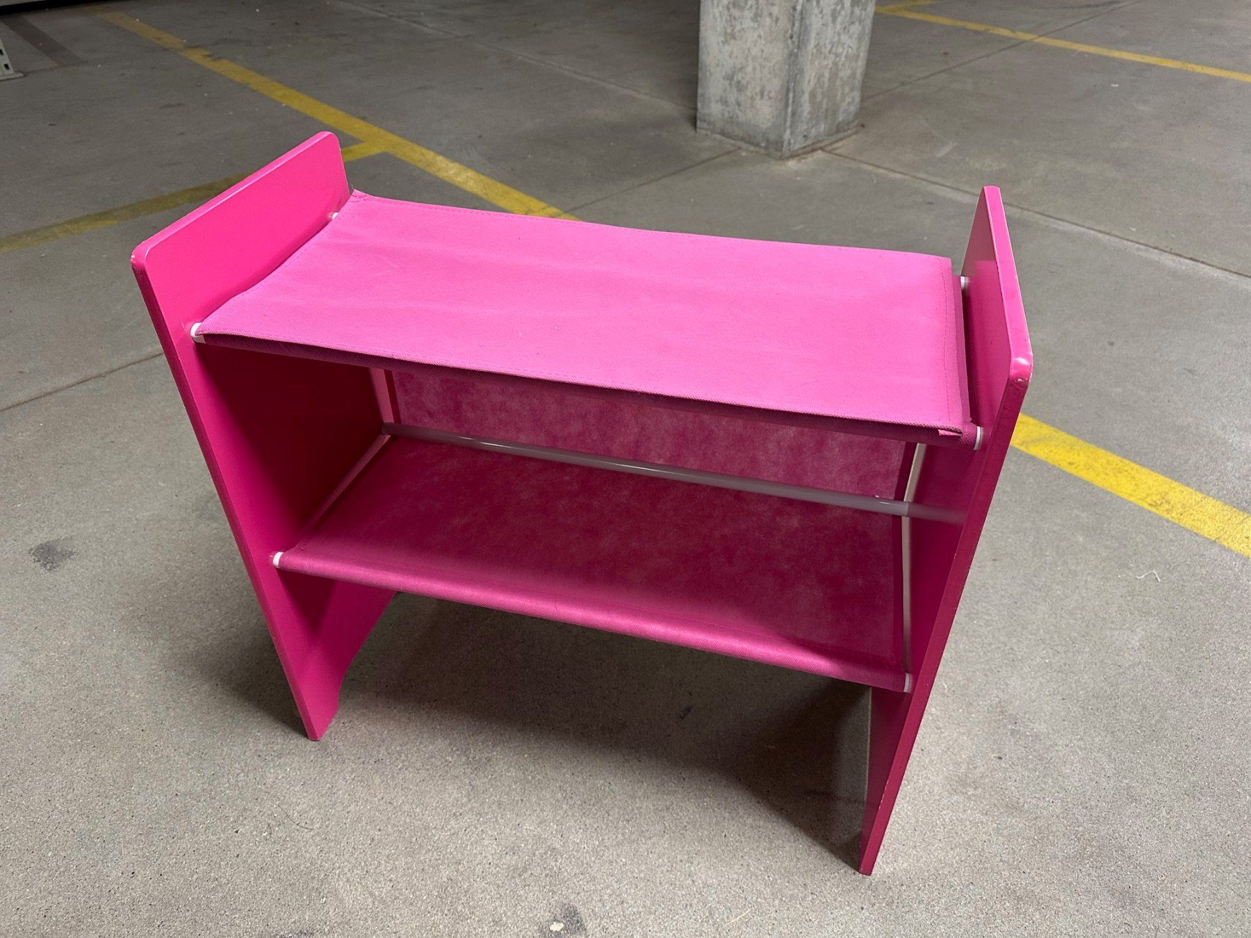 Regale: Kindergestell mit Mini Mouse Motiven- Farbe pink – Gebraucht aus Bolligen von Astrophysiker06