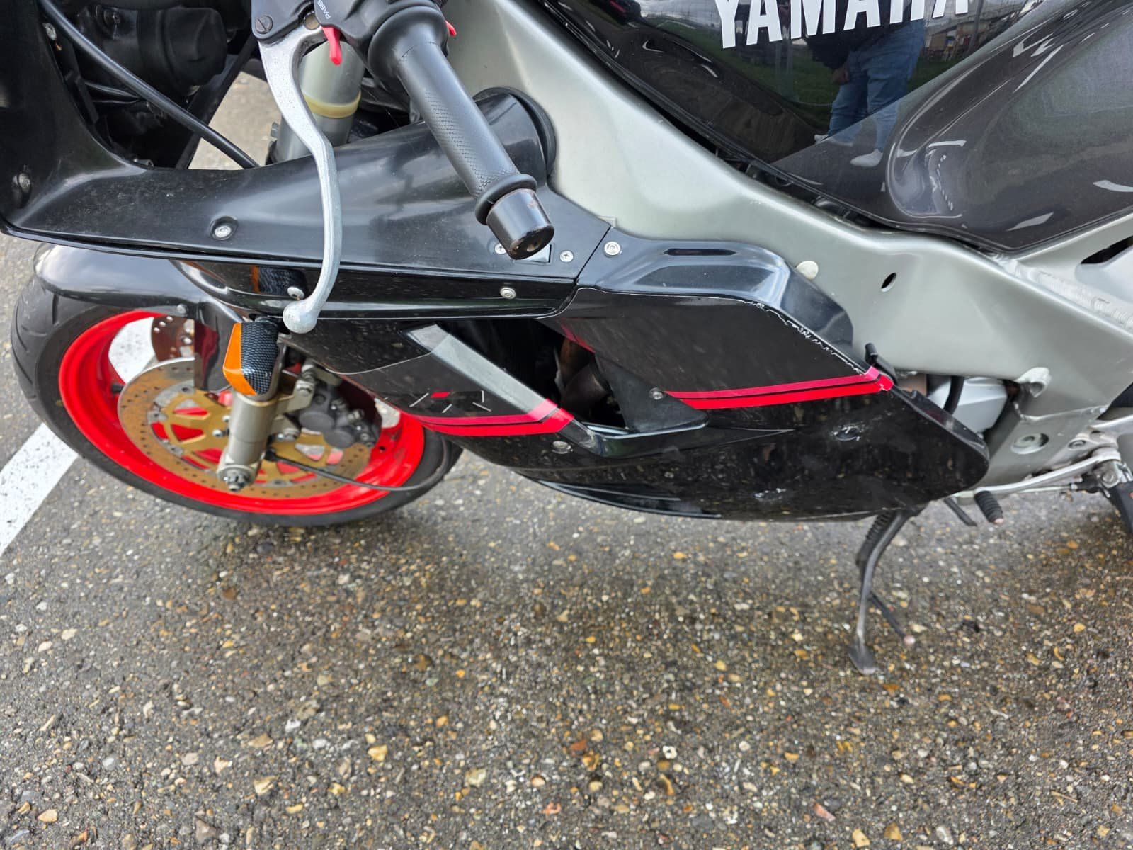 Yamaha Strada: Yamaha FZR 1000 – Usato da Frauenfeld venduto da Amazon08 4