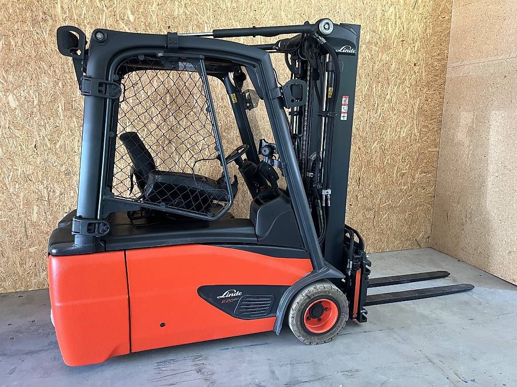 Linde Carrelli elevatori e a forche: Linde Stapler, Gabelstapler, Elektro – Usato da Frutigen venduto da glory03