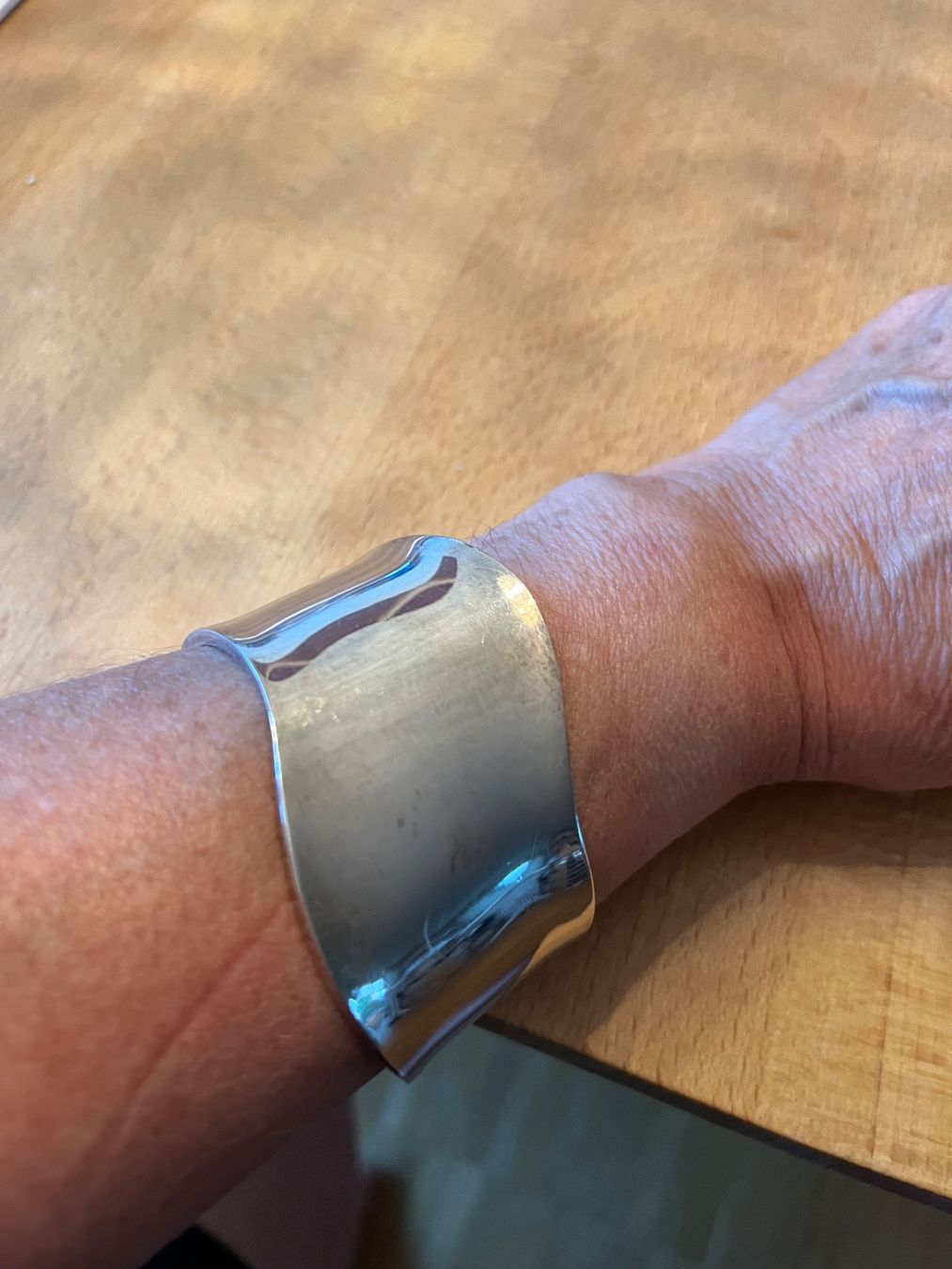 Armbänder & -reifen: Wunderschöner Silberarmreif, geschwungen – Gebraucht aus Ebmatingen von Giggelisuppe 1