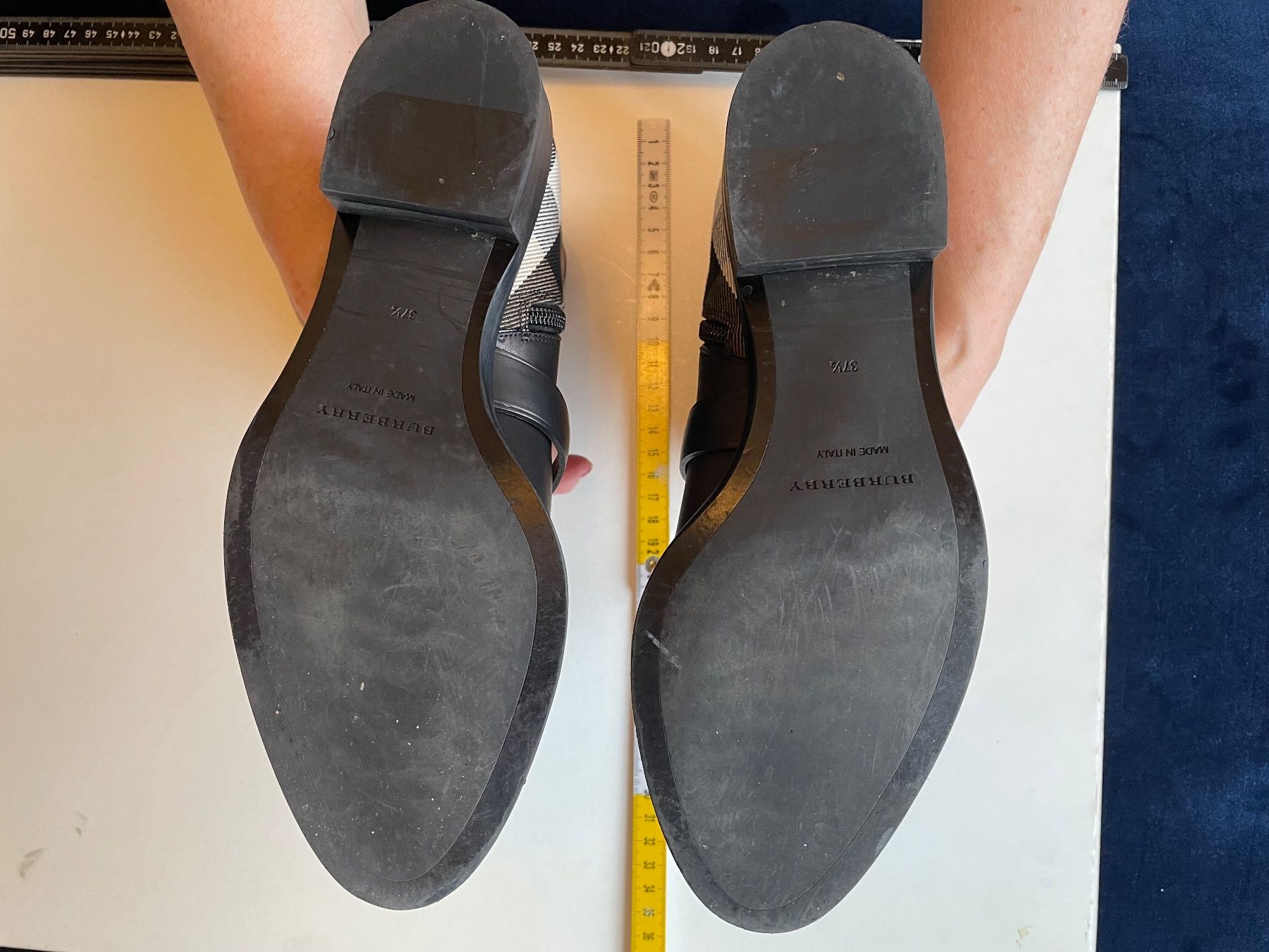 Burberry Scarpe da donna: Burberry Stiefeletten Leder Gr 37.5 – Usato da Unterengstringen venduto da DeaundHeinz 3