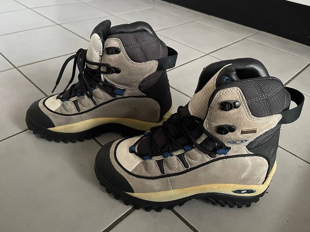 Scarpe da uomo: Wanderschuhe von Salomon Gr 36.5 – Usato da Lachen SZ venduto da arm_88pw 1