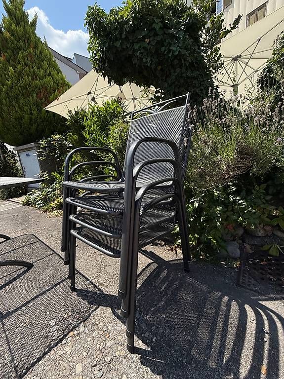 Set di tavolo e panche: Gartenmöbel-Set 6 Metallstühle inkl. Tisch – Usato da Cham venduto da Benny23hh 1
