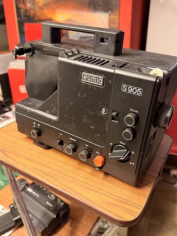 Camcorder: SUPER 8 EUMIG Projecteur et caméra – Gebraucht aus St-Maurice von Gbarman 1