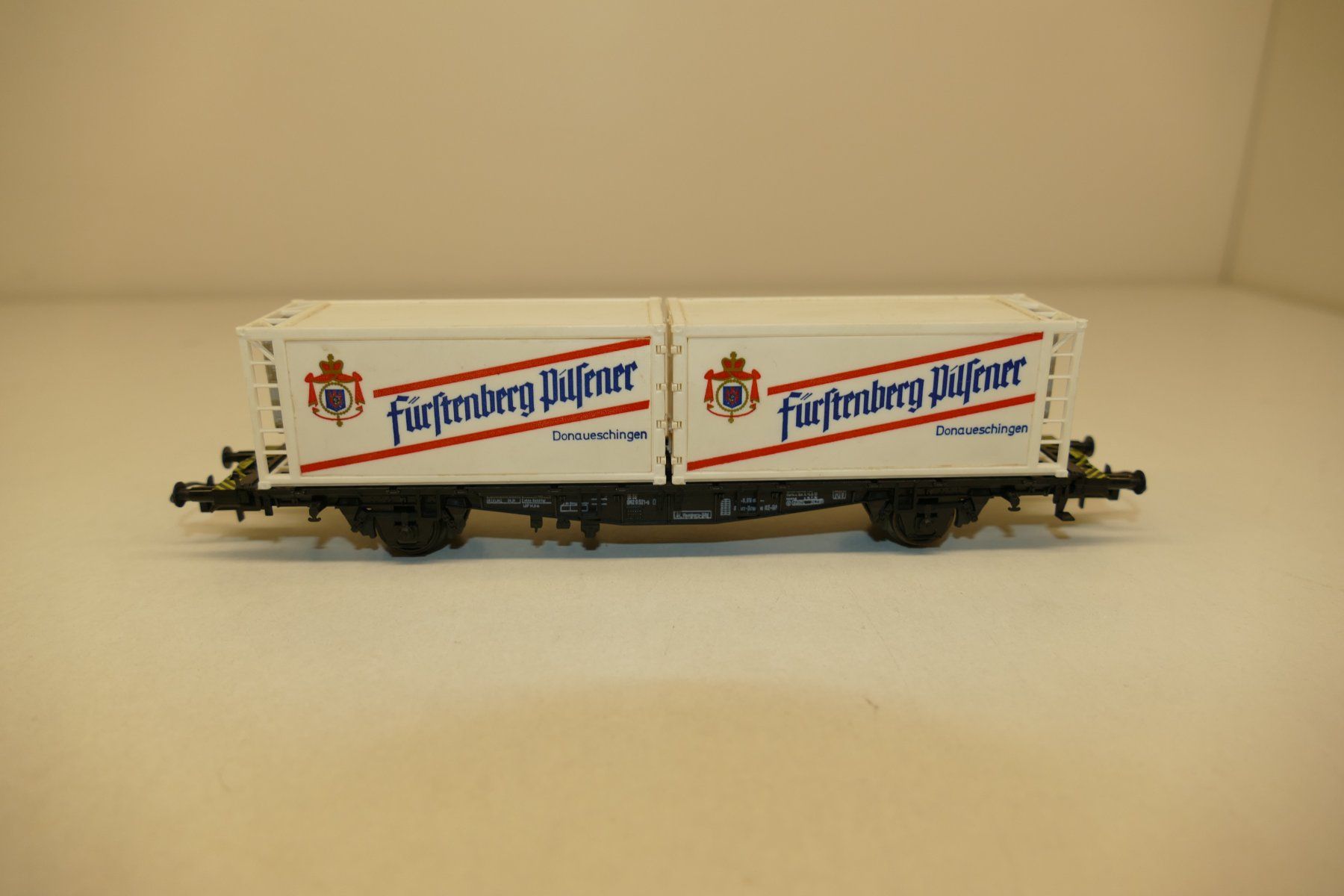 Modellini di ferrovie: Röwa H0: Containerwagen Fürstenberg Pilsener – Nuovo (secondo la descrizione) da Niederhasli venduto da rail-duerst 2