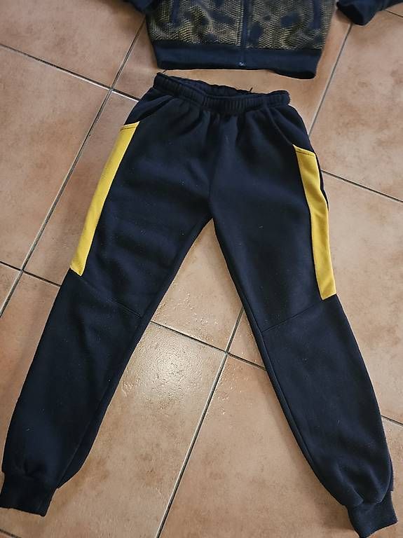Anzüge: Freizeit Anzug, Trainer,  Hose&Jacke **Neu* – Gebraucht aus Gamprin von man_j9fr 1