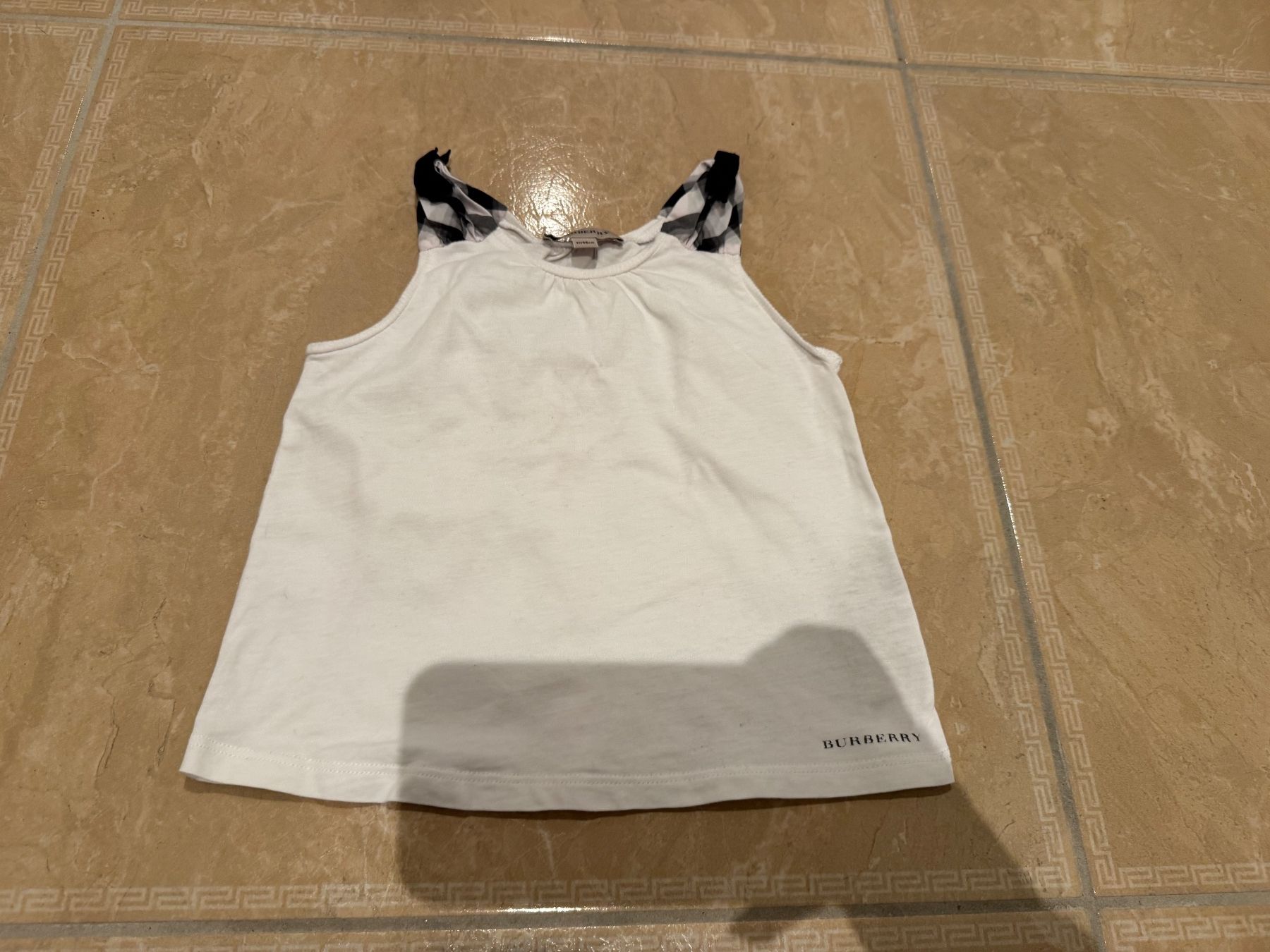 Camicette, T-shirt & Top: Burberry süsses Top, 3J 98 – Usato da Klingnau venduto da Markus14